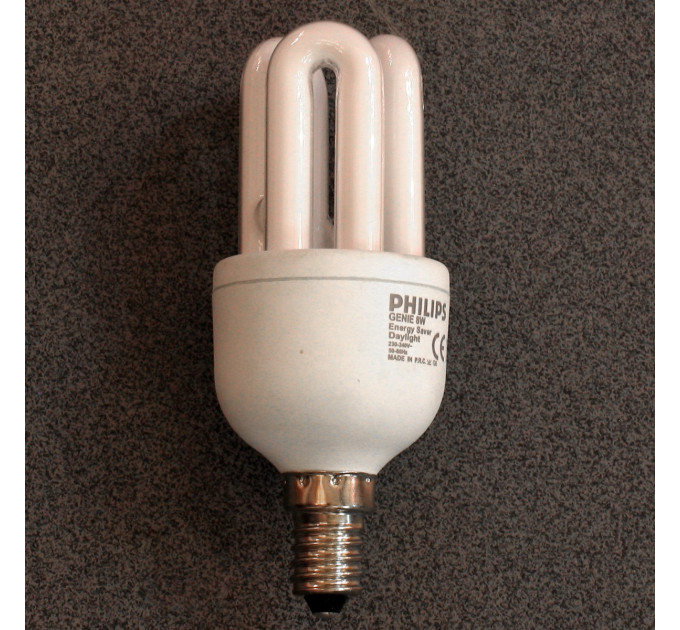Лампа E14 Genie 8W/827 Philips 230V