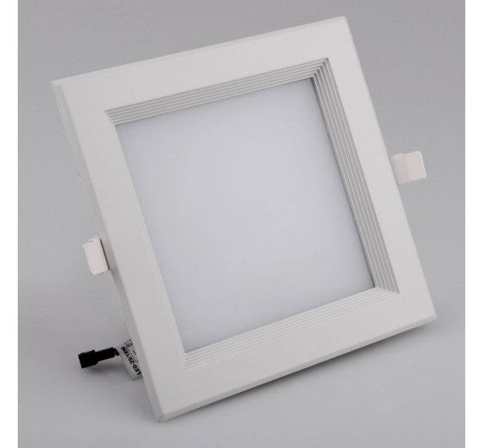 Светильник потолочный встроенный светодиодный LED-29/18W 104 pcs CW DL