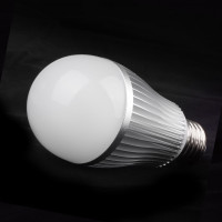 Цветная Лампа светодиодная LED 6W E27 RGB G60-R 220V